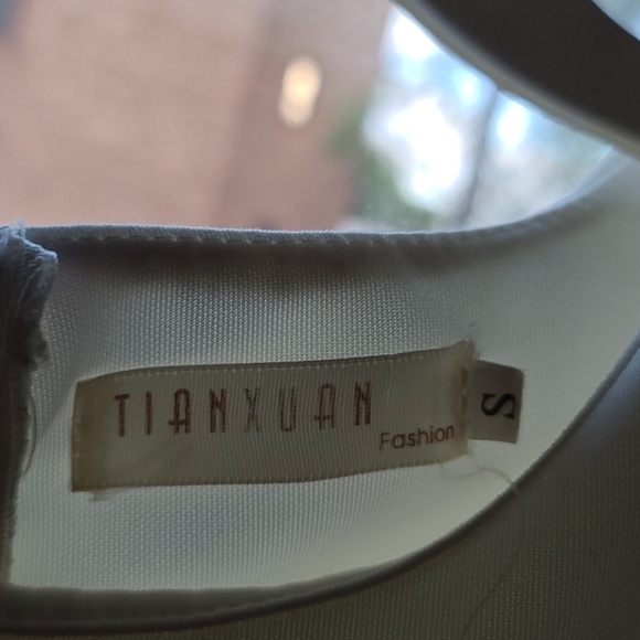 Dress - Picture 4 of 6